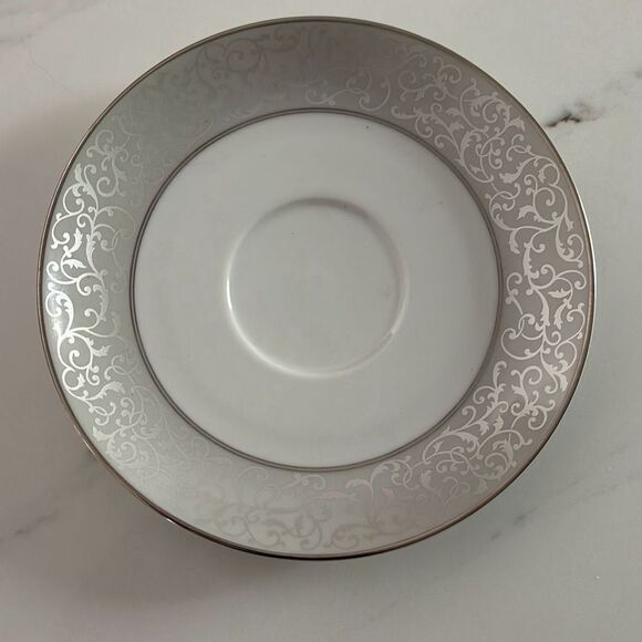 Mikasa Parchment Saucer Plate Set of 4 Fine China Serving Dining - Picture 1 of 5